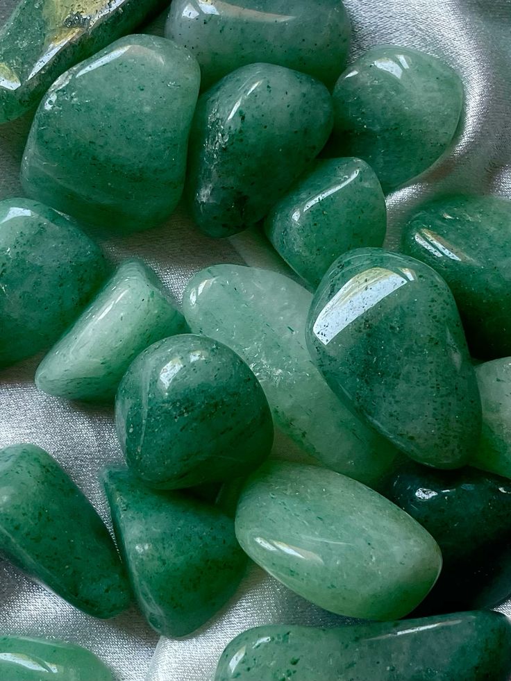 Jadéite naturelle : le guide complet des grades A, B et C