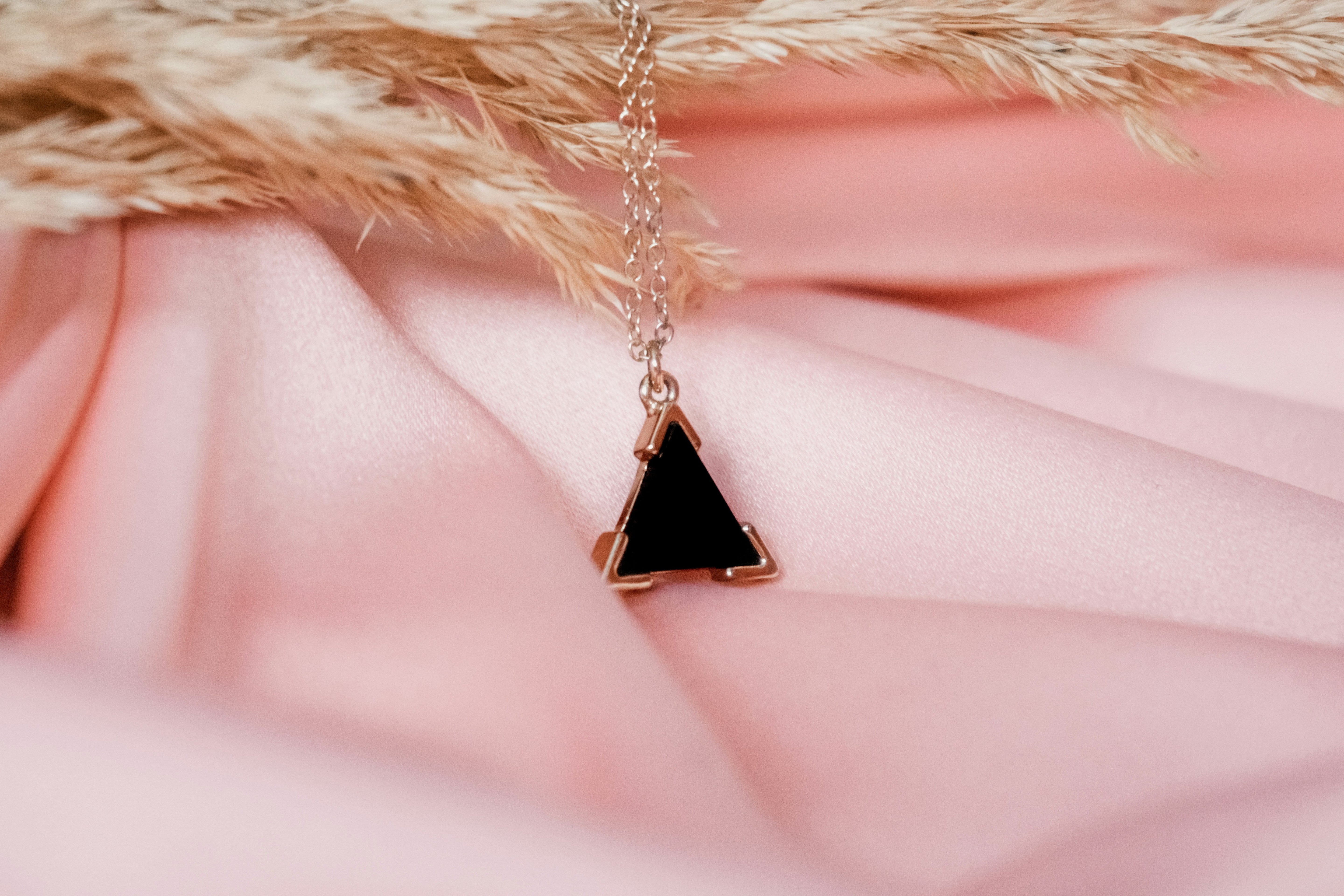 Pendentif Obsidienne Œil Céleste : Guide de Protection