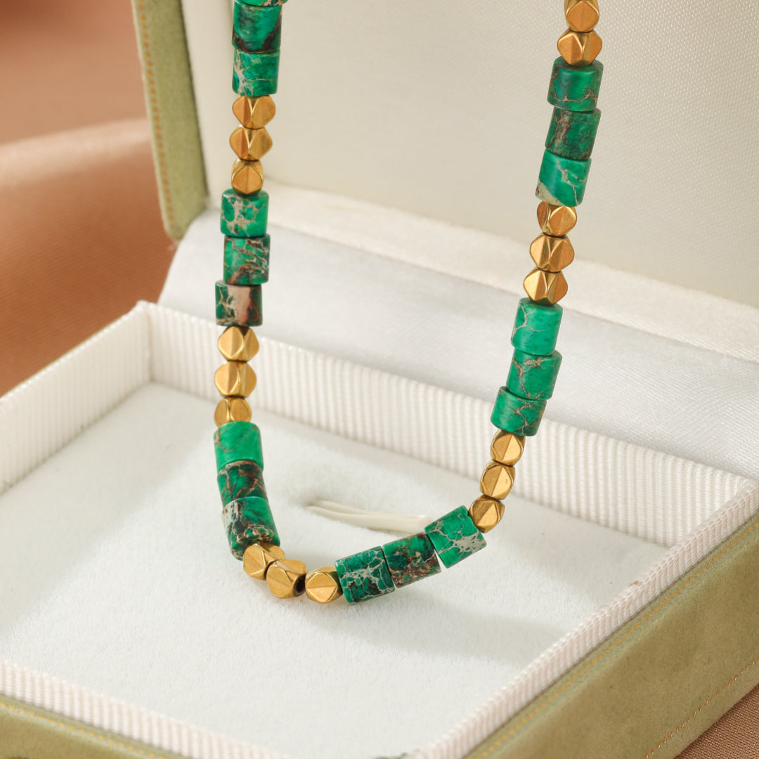 Collier Jaspe Vert/Rouge – Harmonie Ethnique