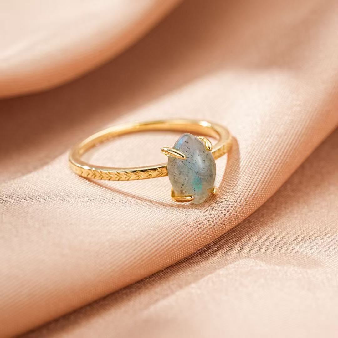 Bague Labradorite – Reflet Céleste, Argent Plaqué Or 14K