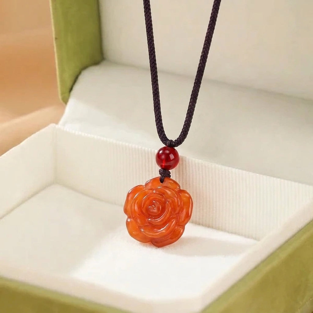 Collier Jadéite Rouge – Rose Éternelle