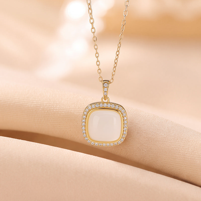 Collier Jade Néphrite – Éclosion Précieuse, Argent Plaqué Or