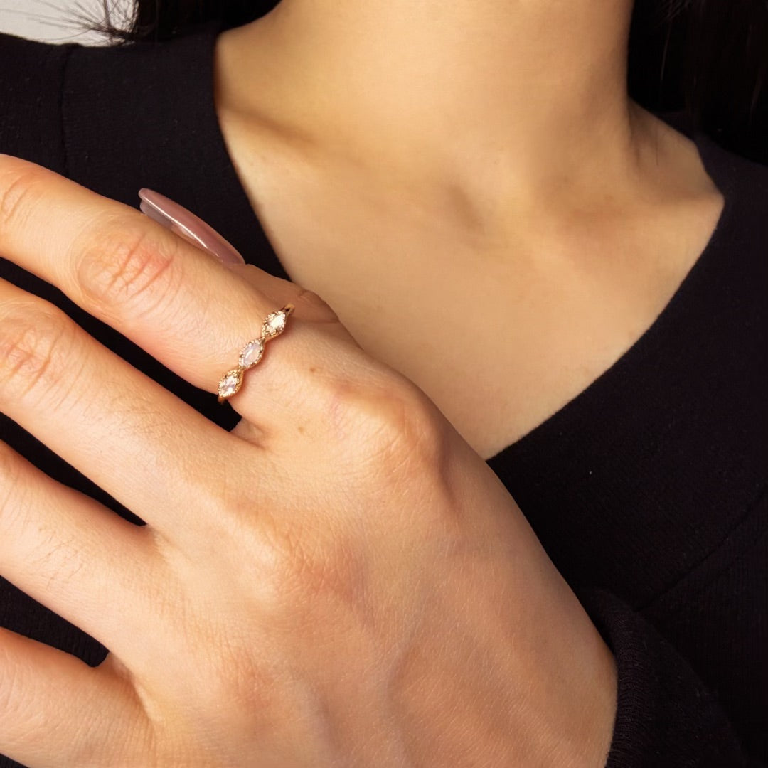 Bague Opale et Pierre de Lune – Harmonie Astrale, Argent Plaqué Or