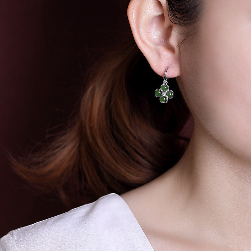 Boucles d'Oreilles Jade et Trèfle – Harmonie Zen, Argent Plaqué or