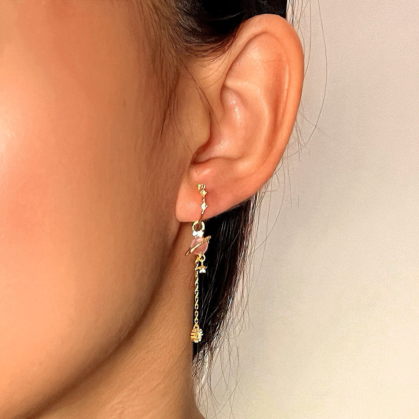 Boucles d’Oreilles Quartz Rose – Galaxie Intérieure, Argent Plaqué Or 14K