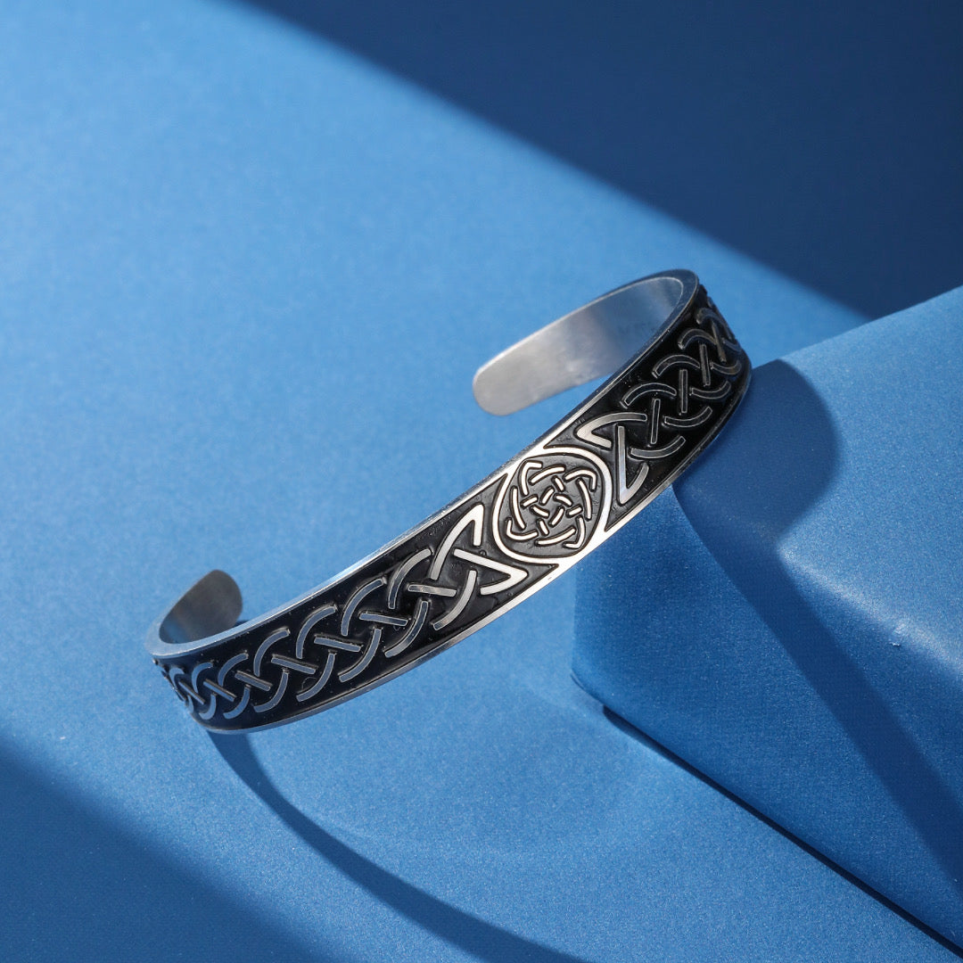 Viking Bangle Bracelet - Eternal Viking Knot