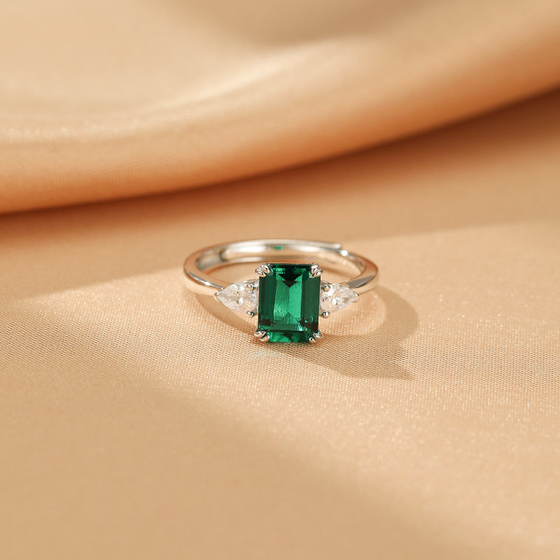 Emerald Ring – Royal Treasure, Silver