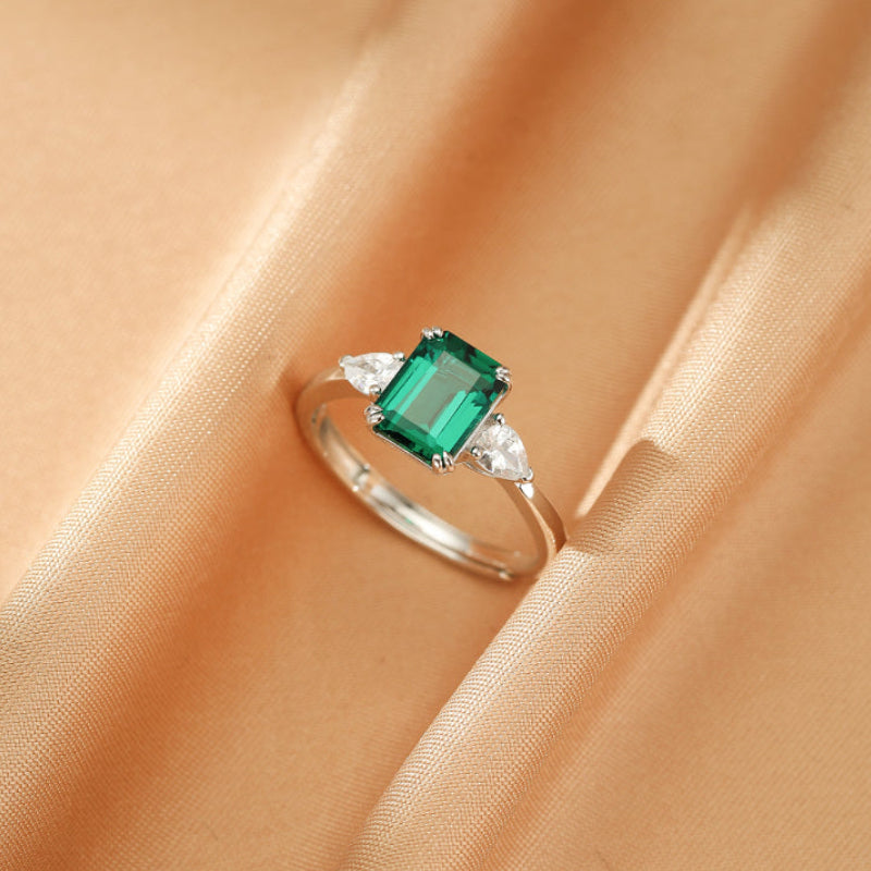 Emerald Ring – Royal Treasure, Silver