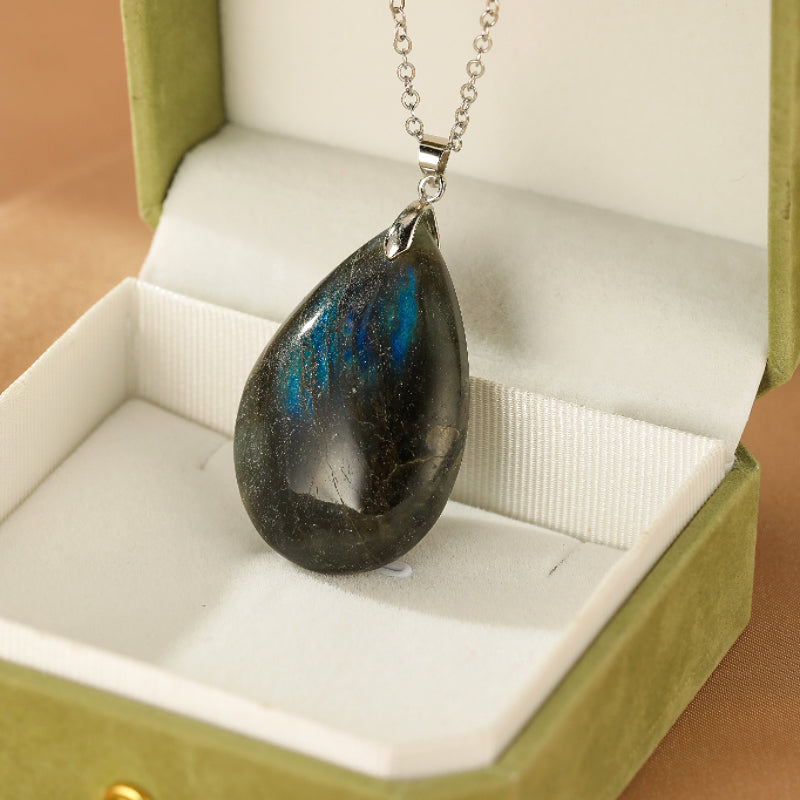 Collier Labradorite – Éclat Boréal
