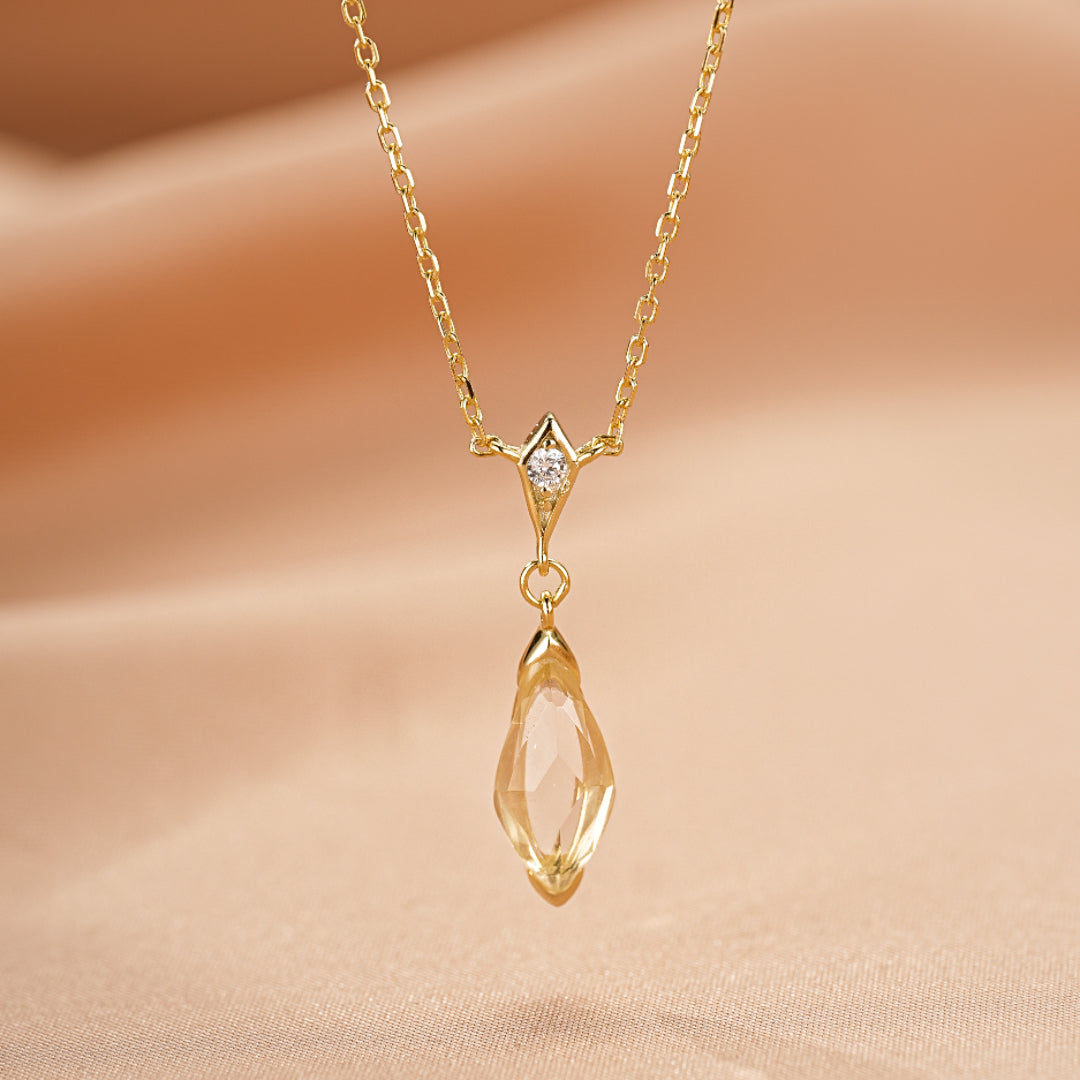 Collier Cristal de Roche – Élixir de Lumière, Argent Plaqué Or 14K