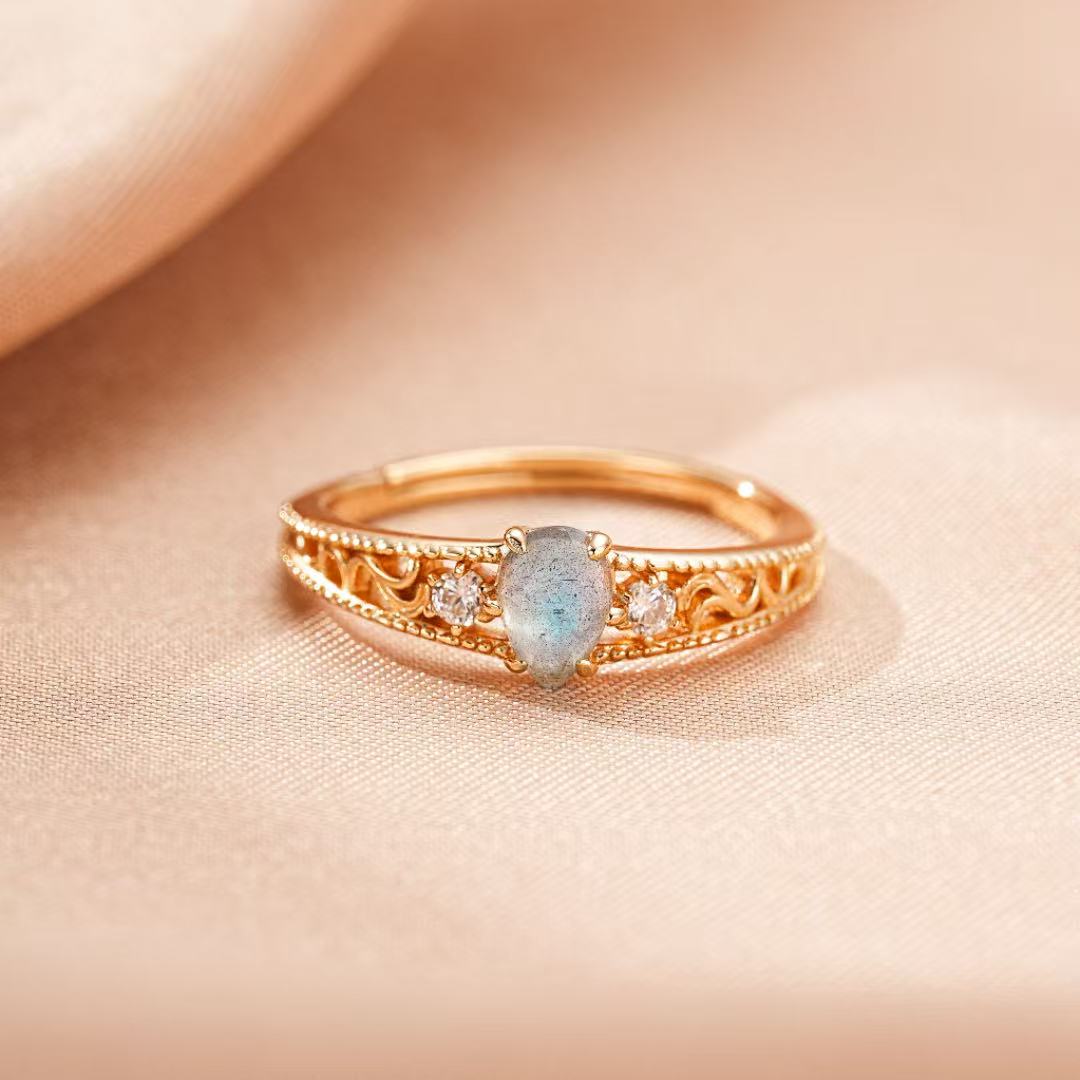 Bague Labradorite - Lumière Intérieure, Argent Plaqué Or 10K