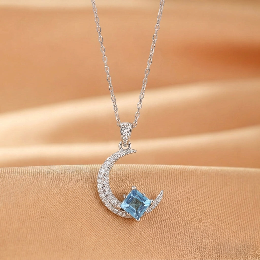 Collier Lune Topaze – Éclat d’Argent, Argent