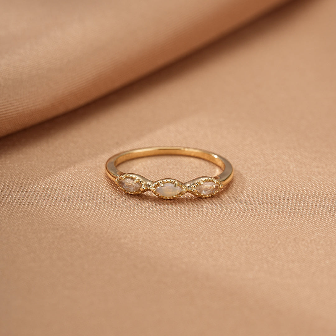 Bague Opale et Pierre de Lune – Harmonie Astrale, Argent Plaqué Or