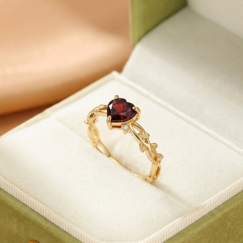 Amethyst Ring – Mystic Heart, Silver