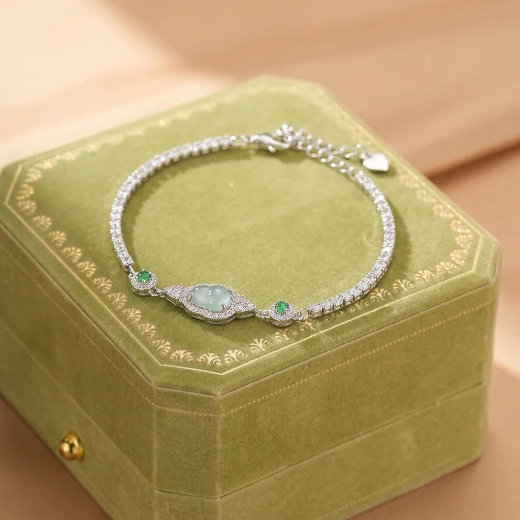 Bracelet Jadeïte Bleue – Fleur de Brume, Argent