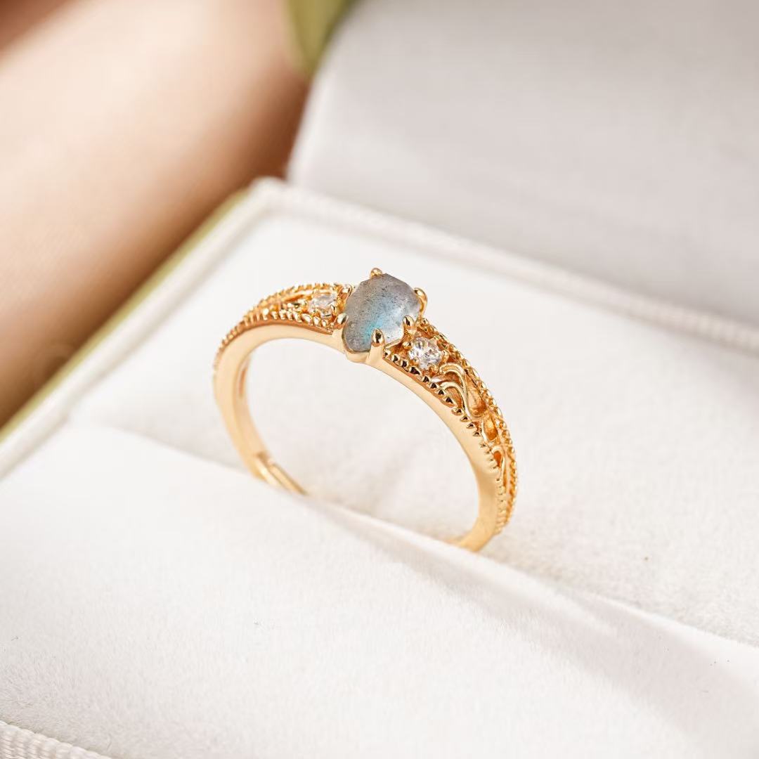 Bague Labradorite - Lumière Intérieure, Argent Plaqué Or 10K