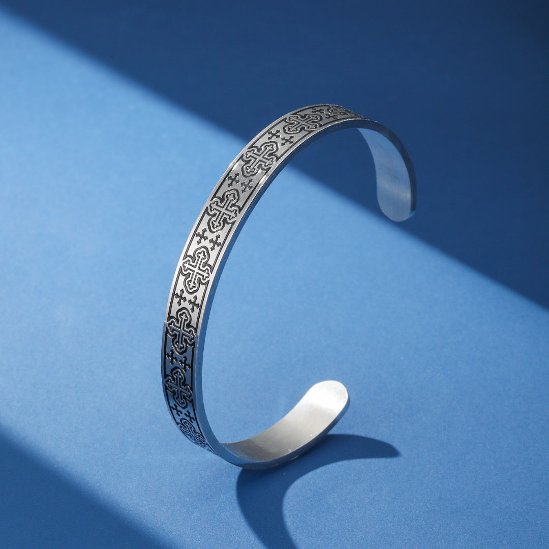 Bangle Bracelet – Eternity Knot