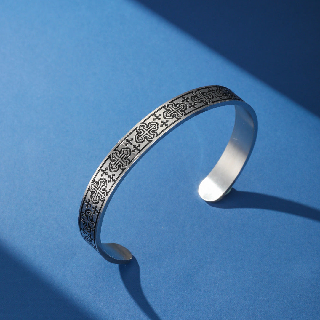 Bangle Bracelet – Eternity Knot