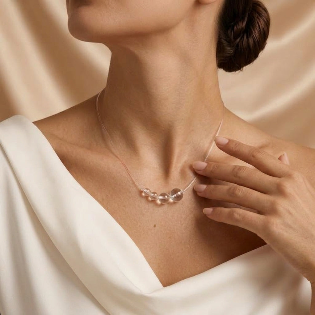 Collier Flottant Quartz Clair – Voile Lumineux