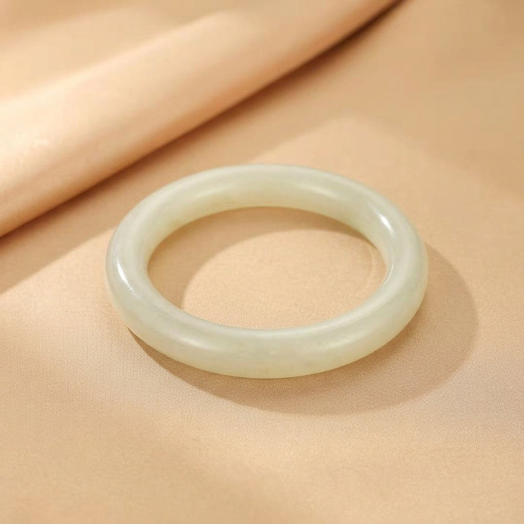 Bracelet Jonc Jade Blanc – Cœur de Neige