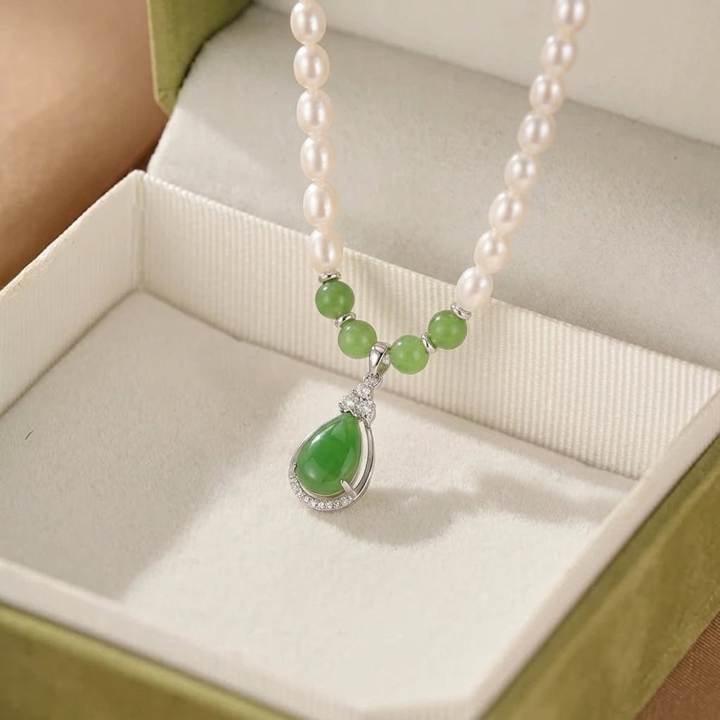 Collier Jade Néphrite et Perle – Rosée Sereine, Argent