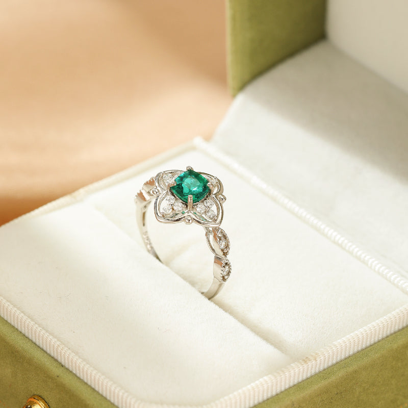 Bague Émeraude – Trèfle Précieux, Argent