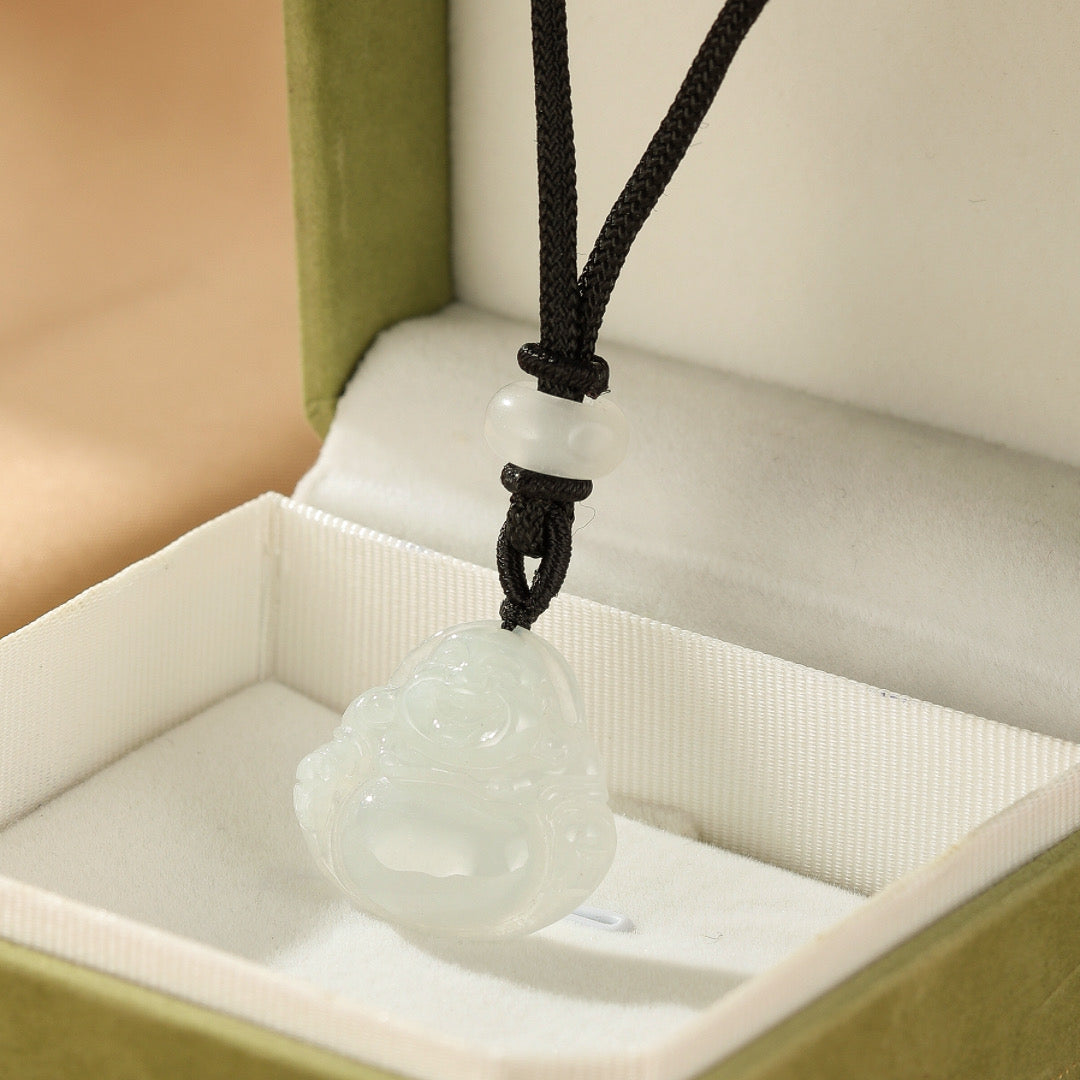 Collier Jade Néphrite – Sourire Bienveillant