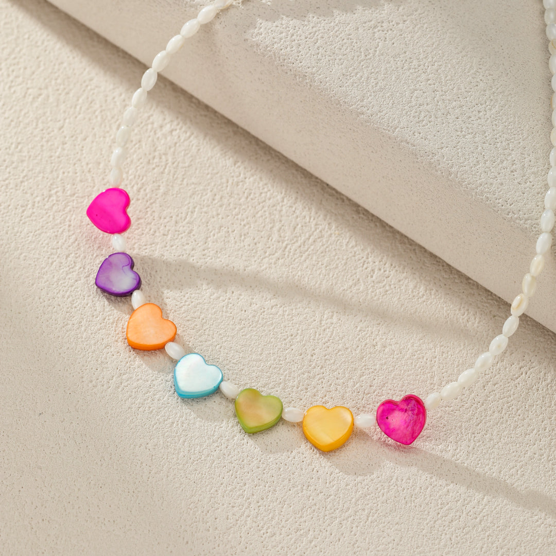 Collier Enfant Nacre – Cœurs Arc-en-Ciel