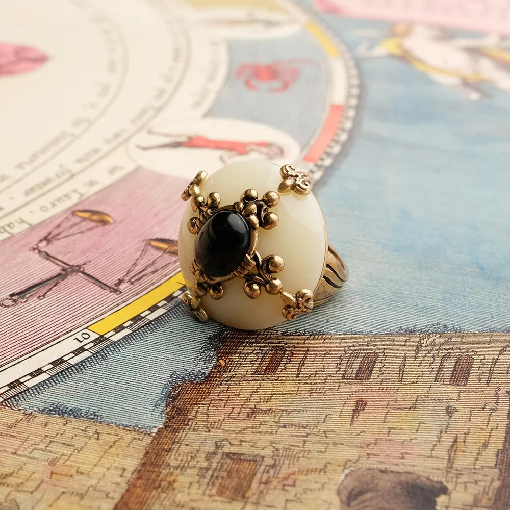 Bague Agate Noire – Fleur de Lys