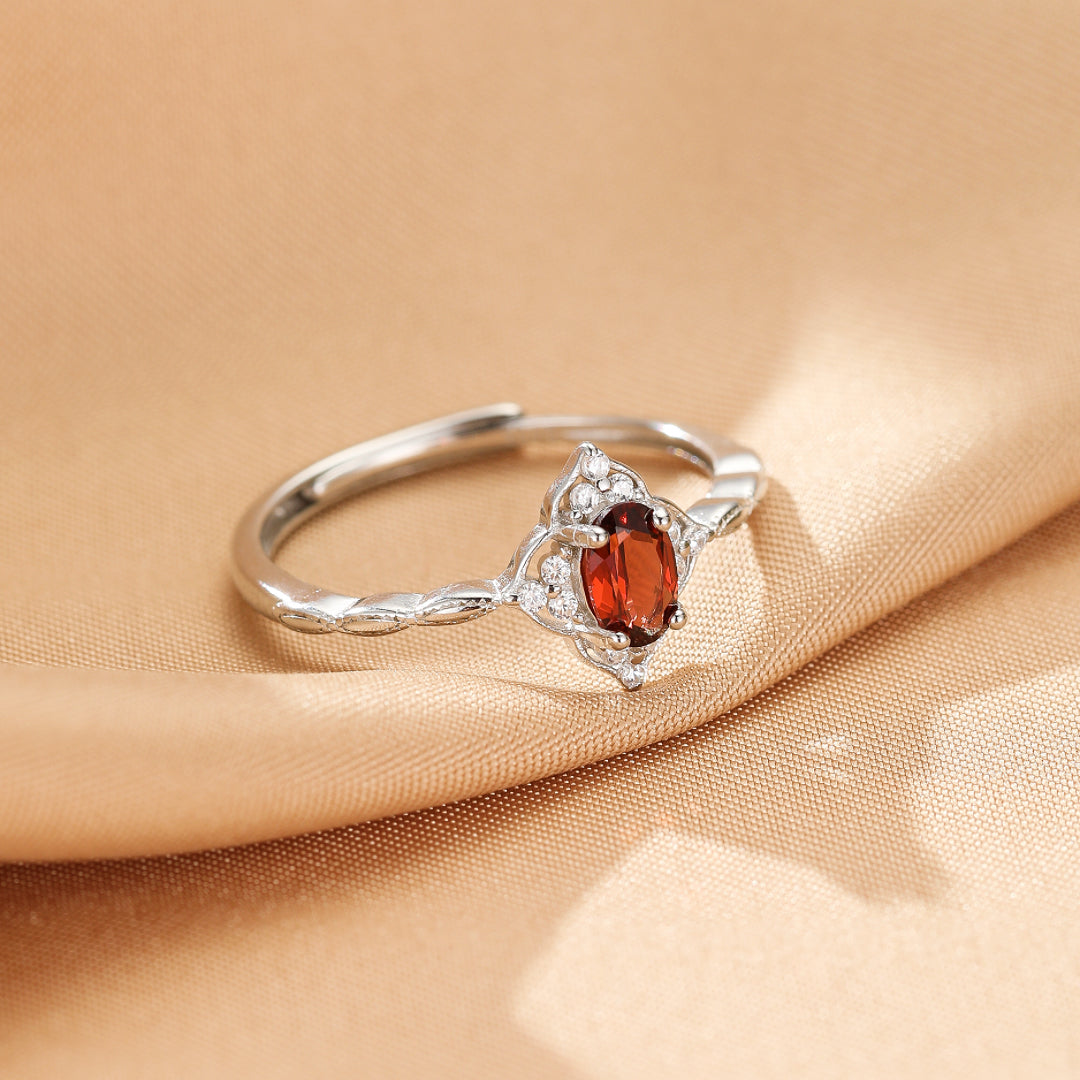 Bague Grenat – Élégance Antique, Argent