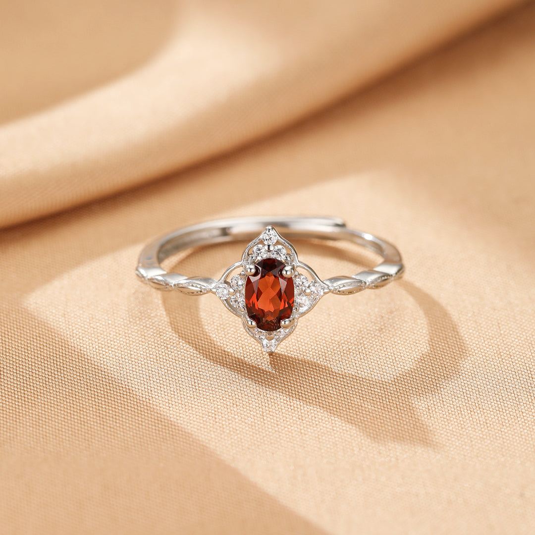 Bague Grenat – Élégance Antique, Argent