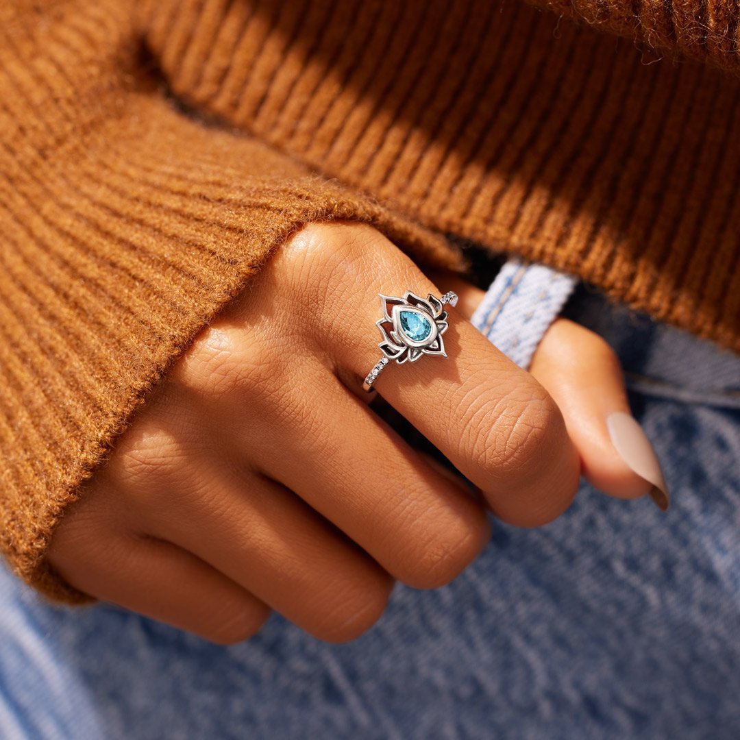 'Renouveau' Lotus Ring in 925 Sterling Silver