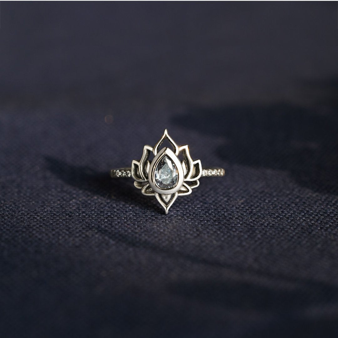 'Renouveau' Lotus Ring in 925 Sterling Silver