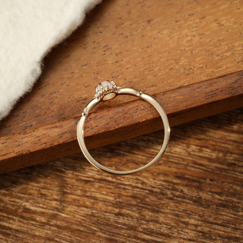 Bague Pierre de Lune – Élégance Lustrée, Argent Plaqué Or