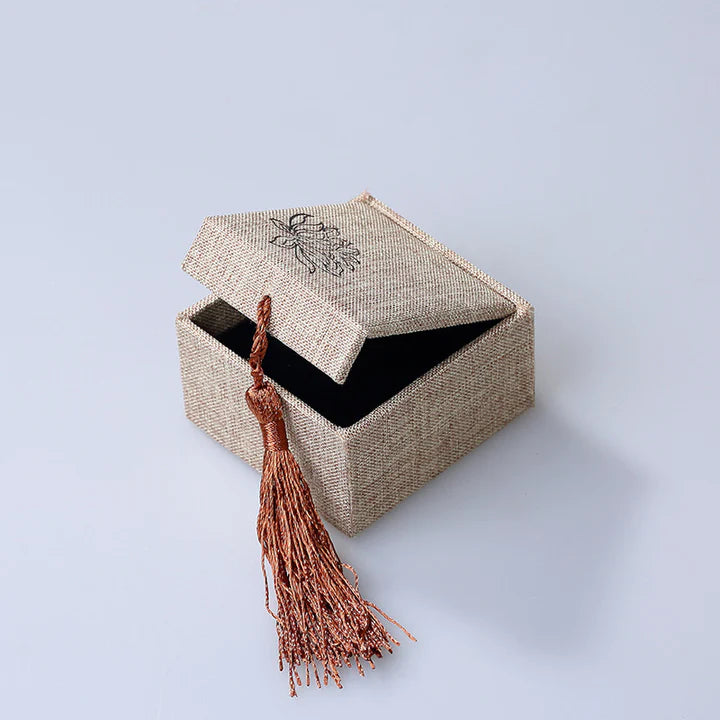 boite cadeau en lin gris bague