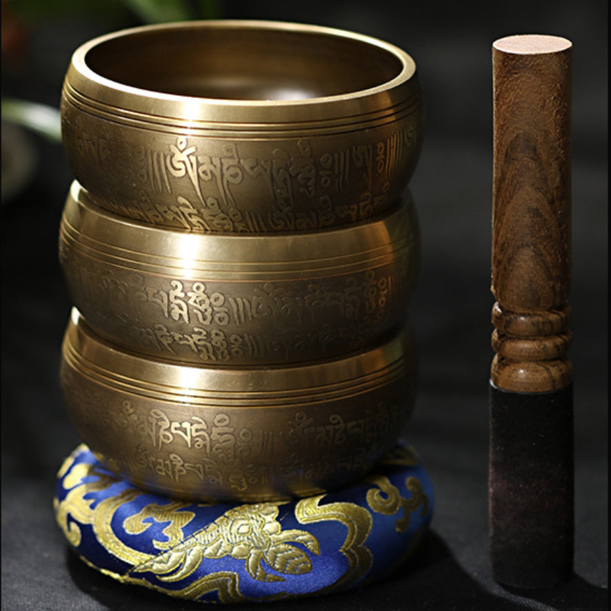Tibetan Singing Bowl 'Muse' with Brass Mantra