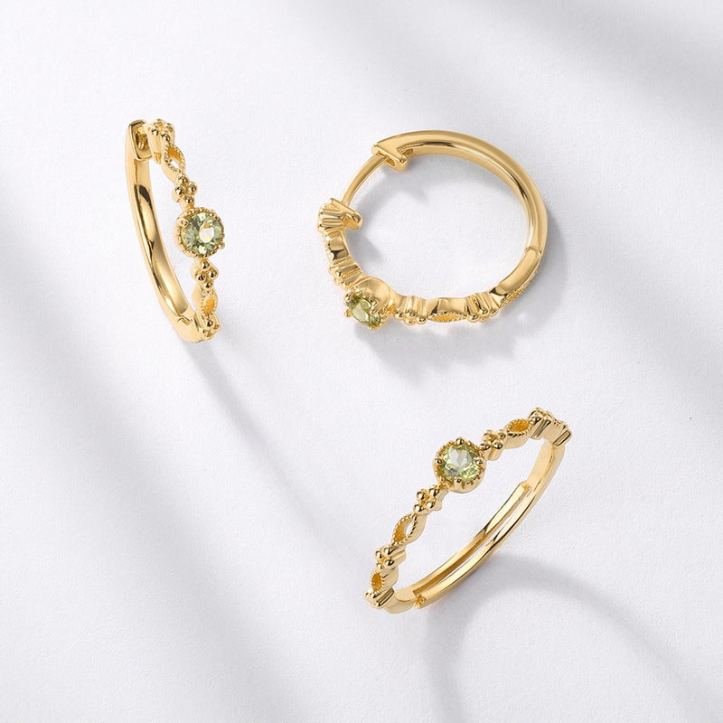 Boucles d'Oreilles Créoles Péridot – Élégance Naturelle, Argent Plaqué Or