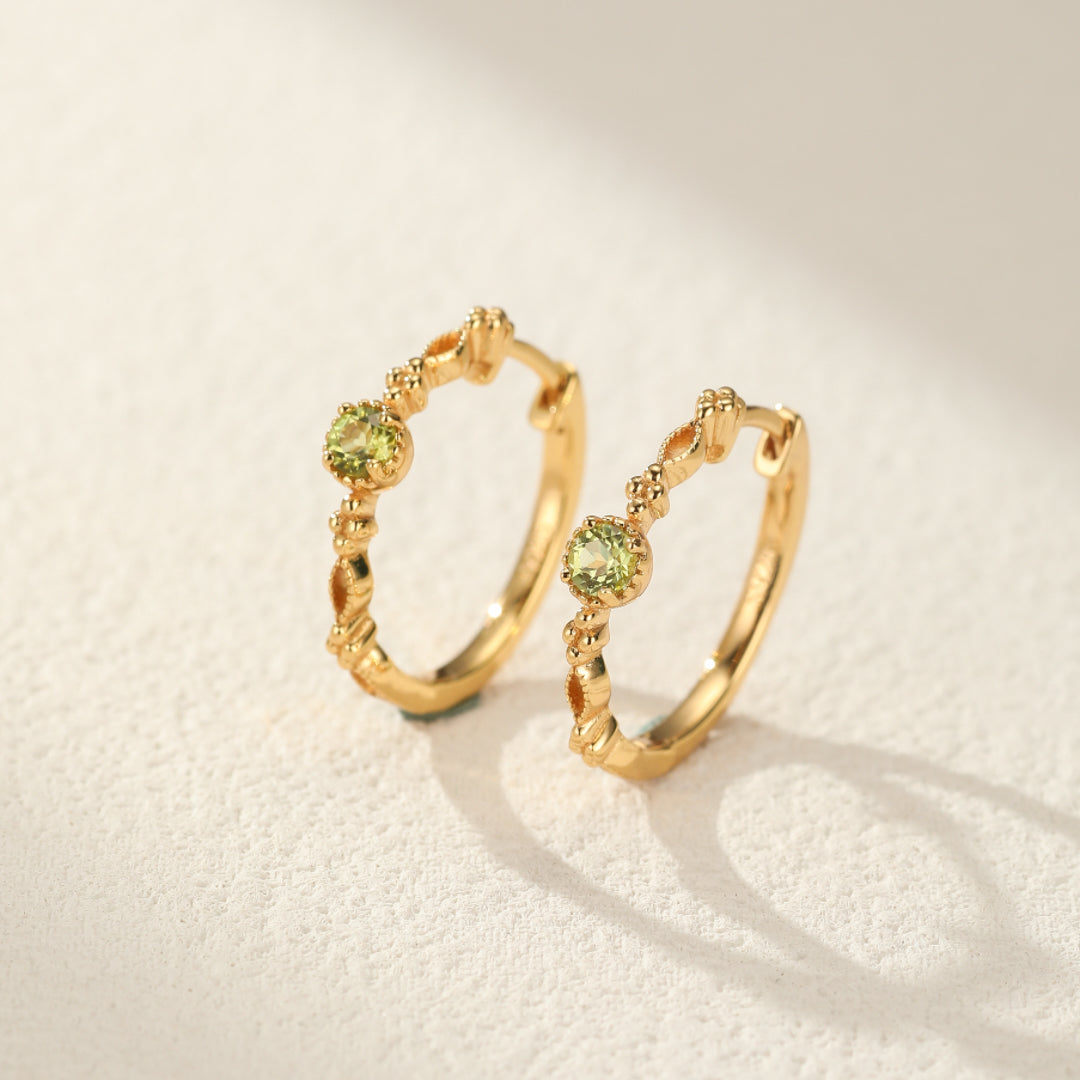 Boucles d'Oreilles Créoles Péridot – Élégance Naturelle, Argent Plaqué Or