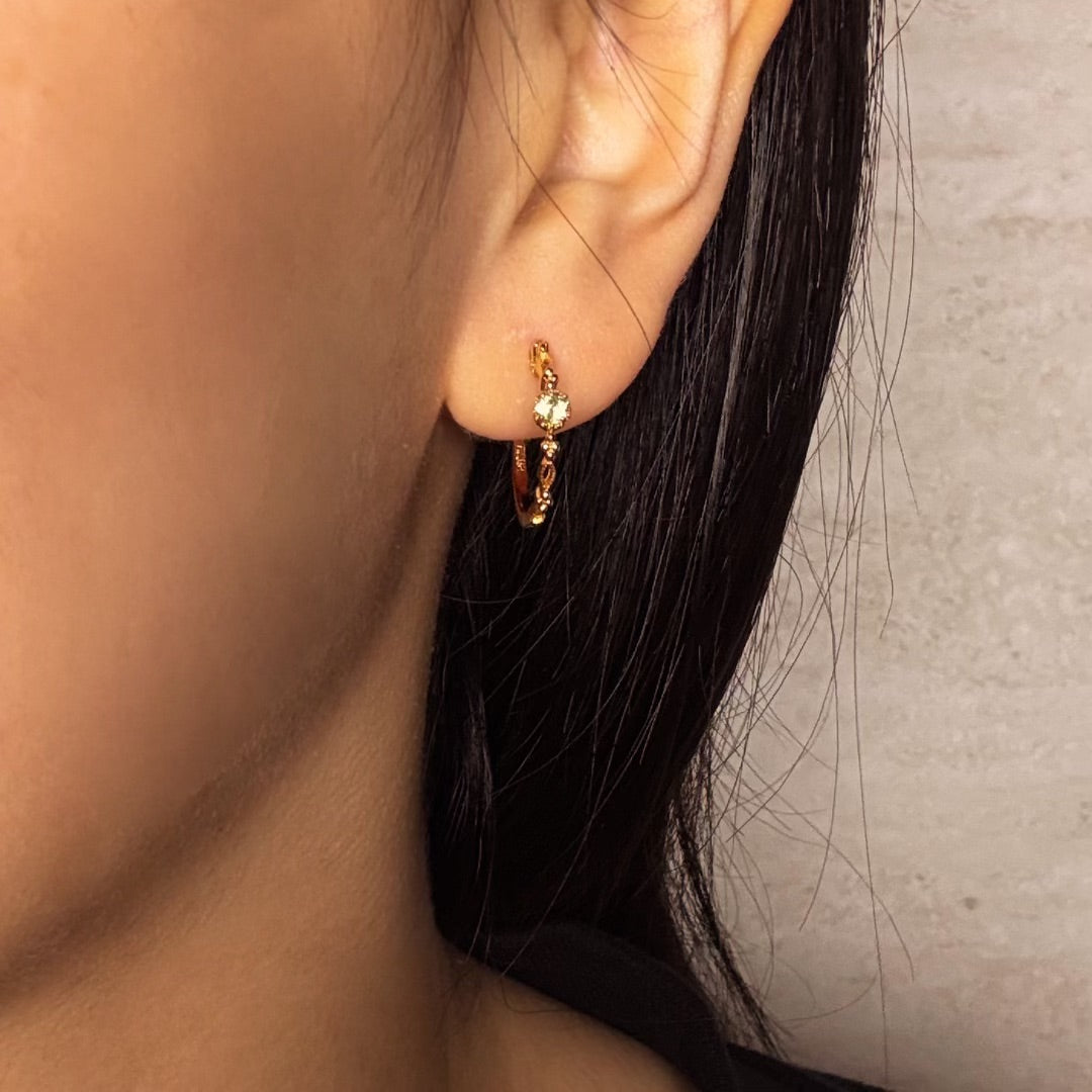 Boucles d'Oreilles Créoles Péridot – Élégance Naturelle, Argent Plaqué Or