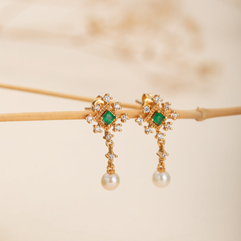 Boucles d'Oreilles Émeraude et Perle – Étoile Divine, Argent Plaqué Or