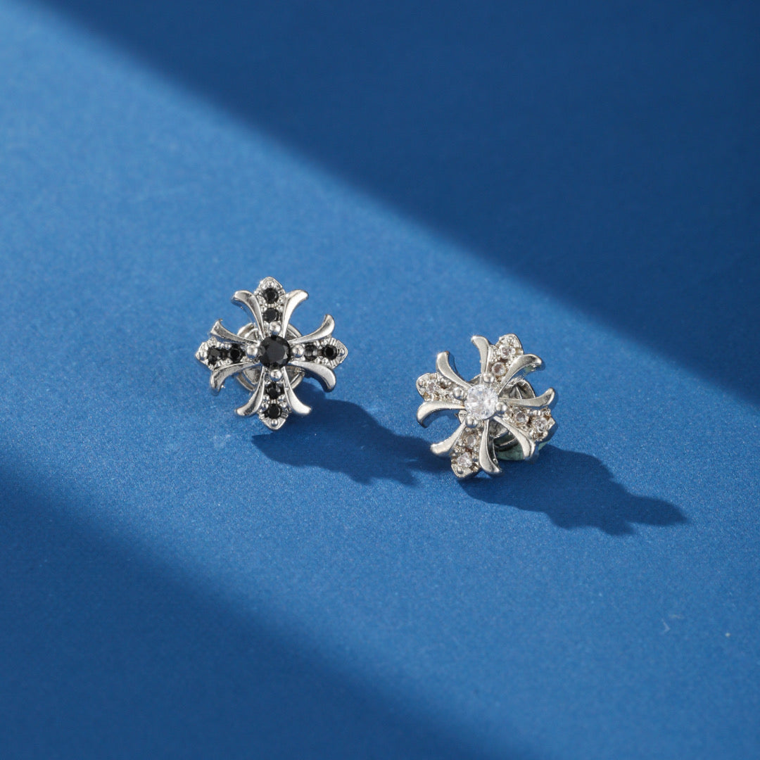 Boucles d'oreilles homme Éclat Royal, design croix stylisée sertie de zircons brillants, sans perçage, acier inoxydable 316L.