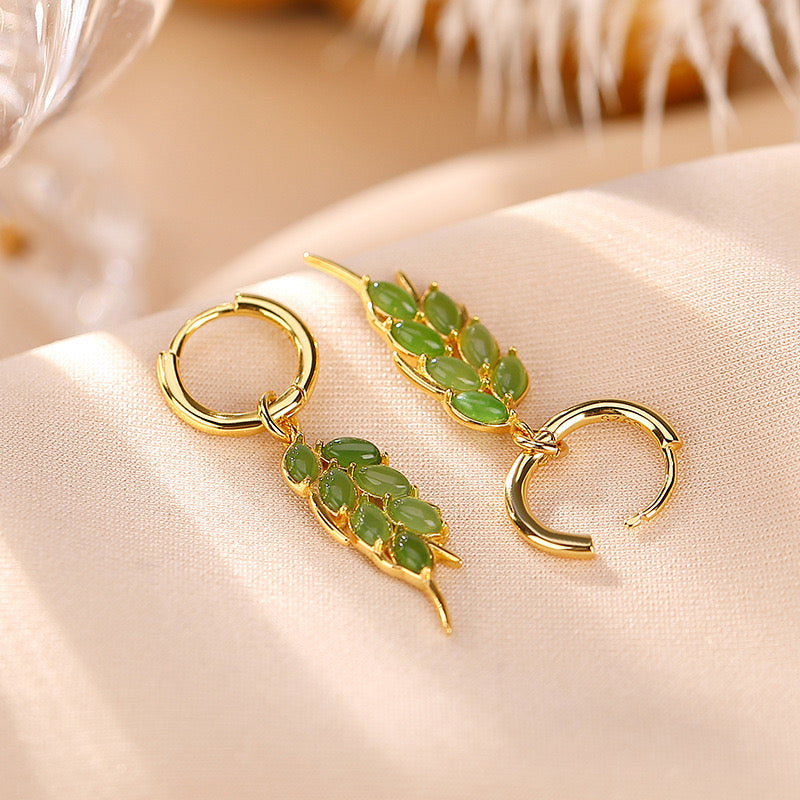 Boucles d'Oreilles Jade – Feuilles de Sérénité, Argent Plaqué Or