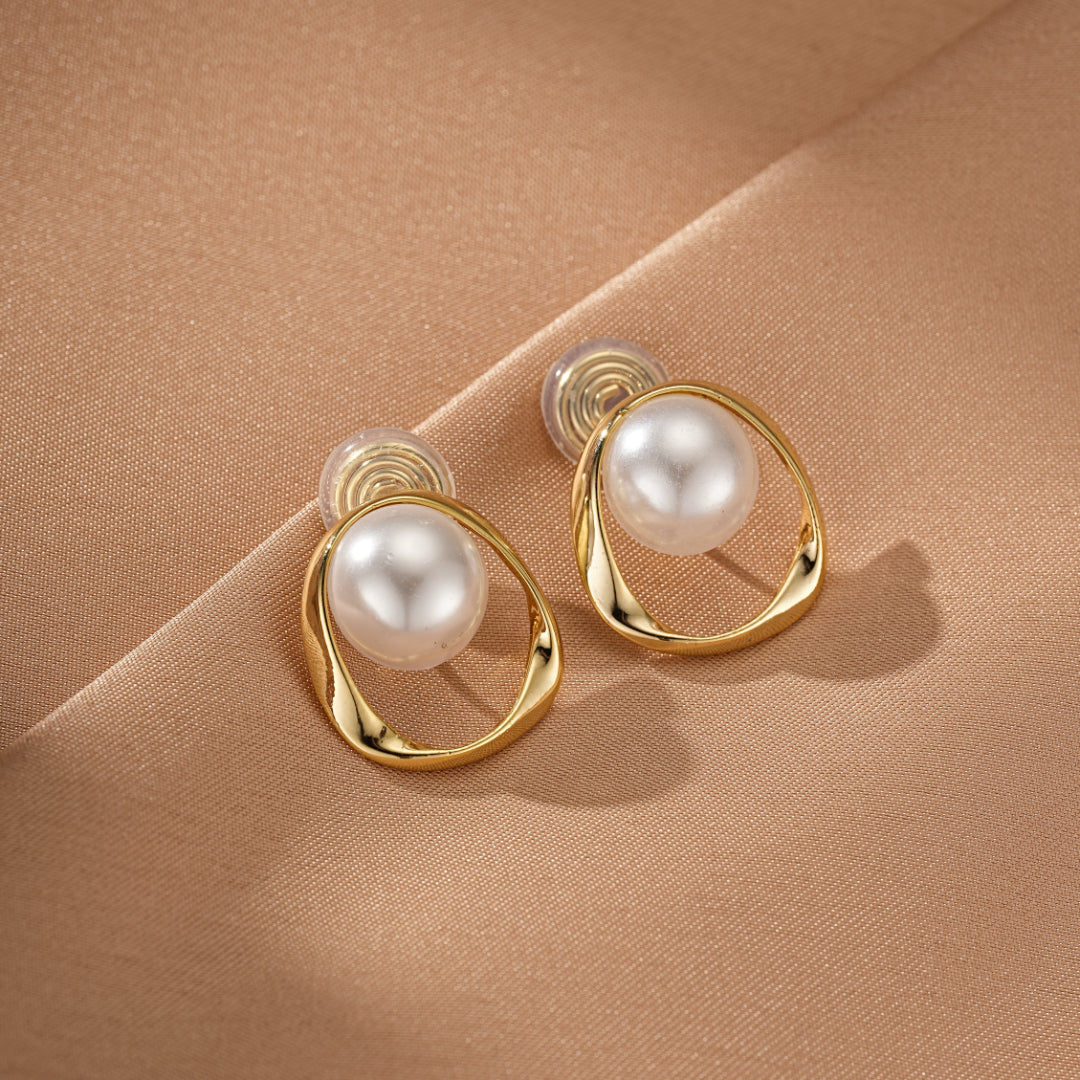 Pearl Earrings – Elegant Circle