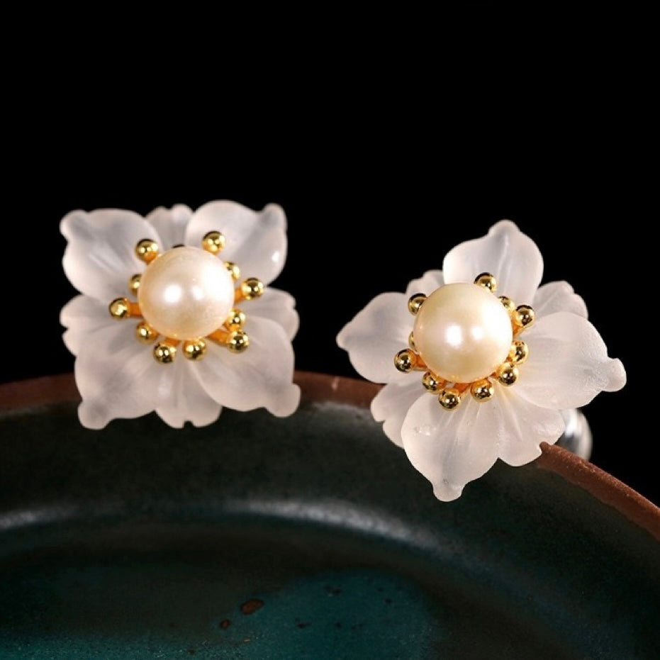 Boucles d'Oreilles Quartz Clair et Perle – Floraison Tranquille, Argent Plaqué Or