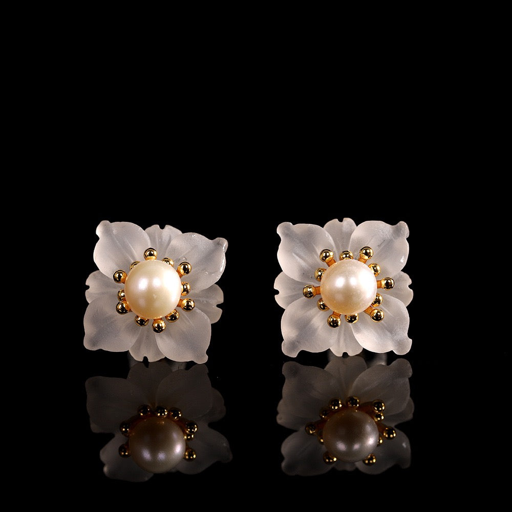 Boucles d'Oreilles Quartz Clair et Perle – Floraison Tranquille, Argent Plaqué Or