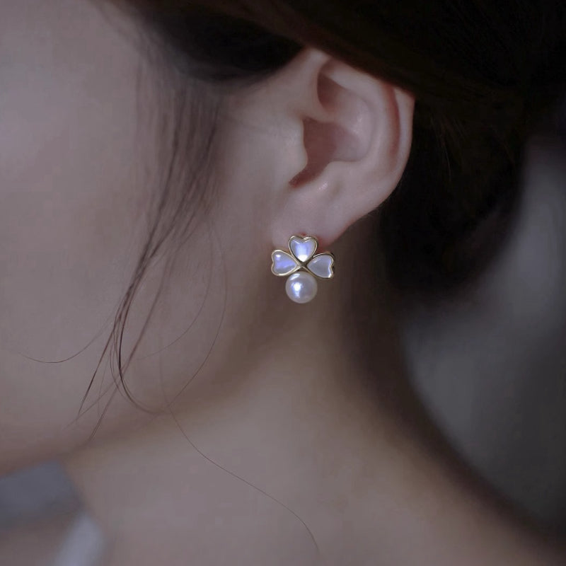 Clover Pearl Earrings – Fleurs de Lune, Gold Plated