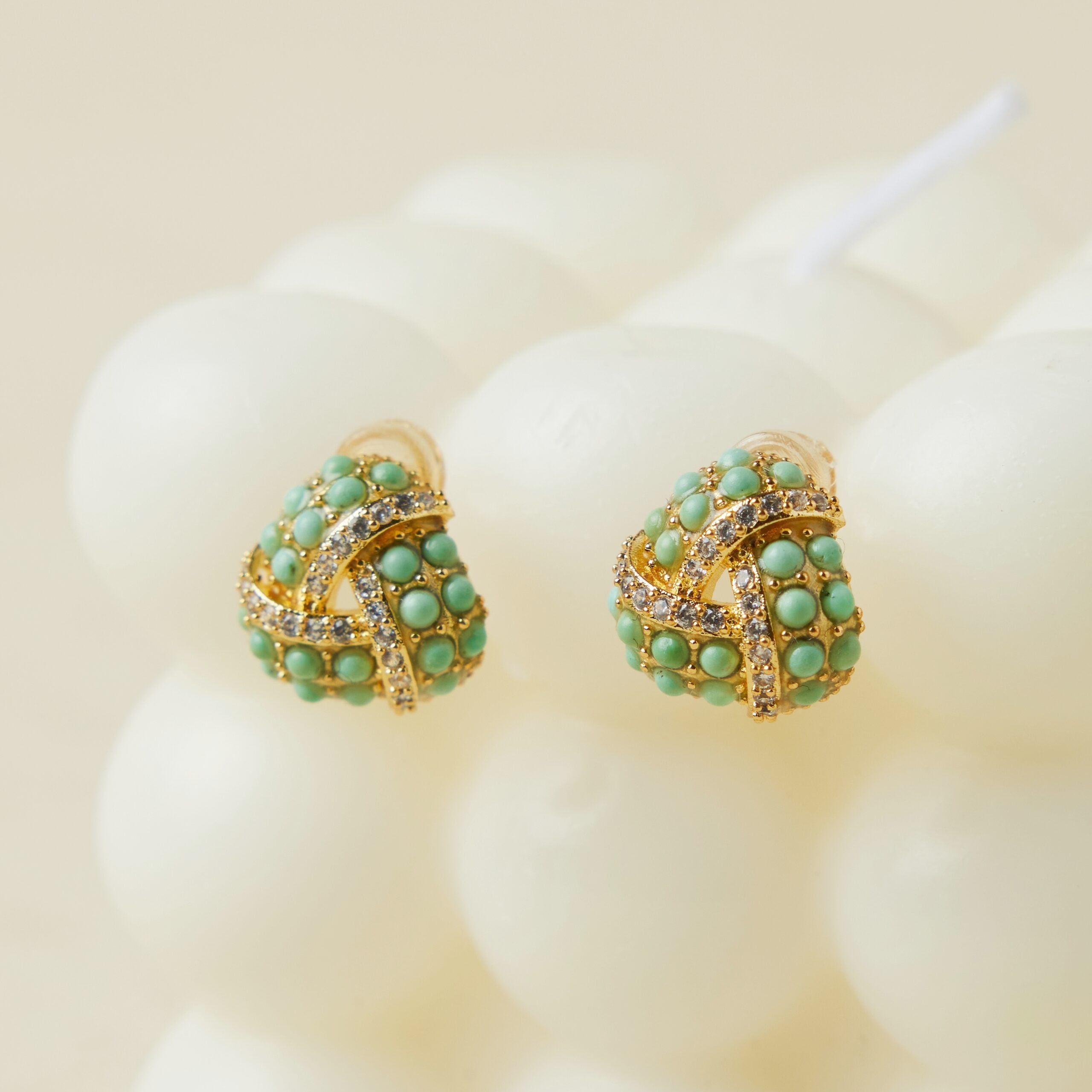 Boucles d'Oreilles Turquoise – Triangle Torsade, Argent Plaqué Or