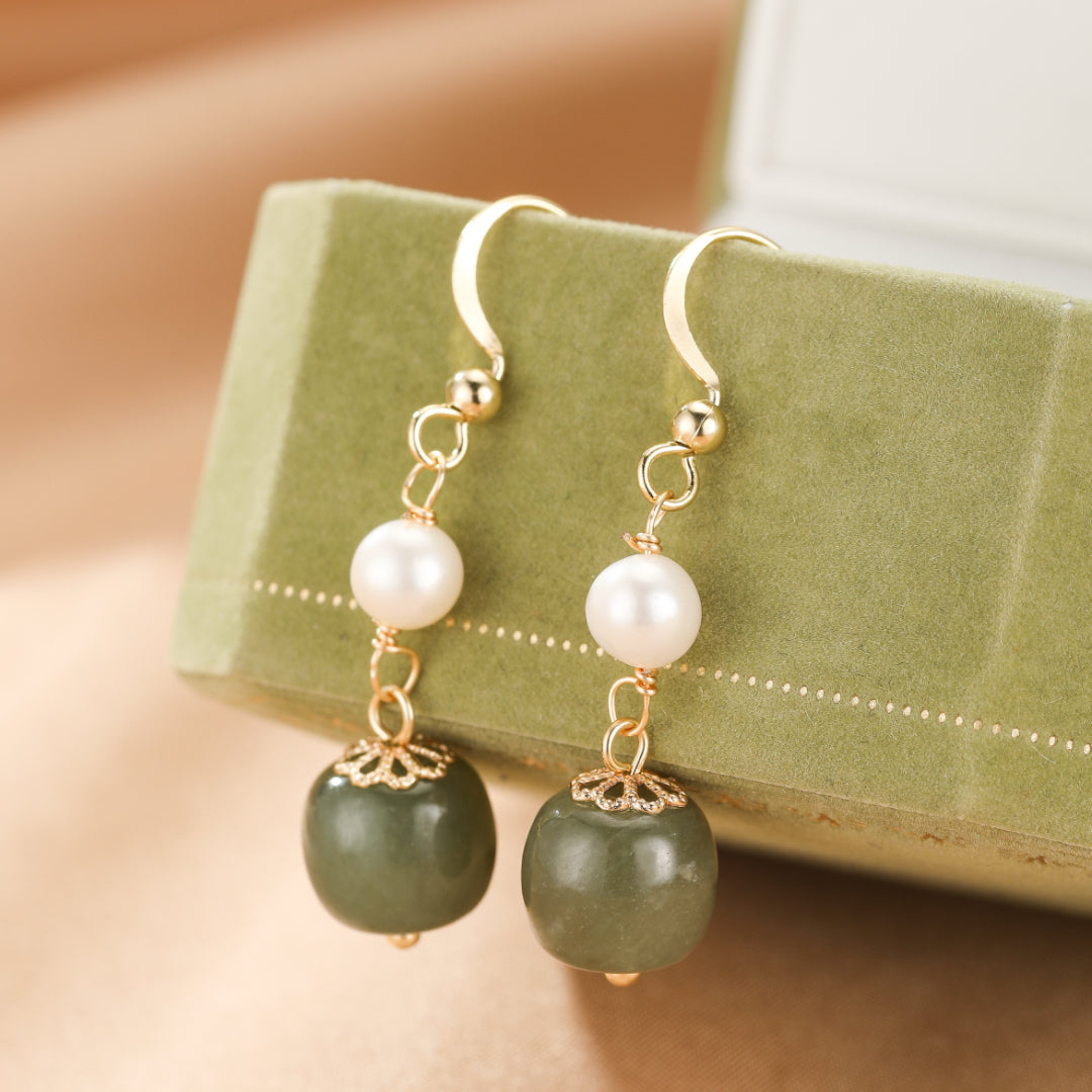 Boucles d’Oreilles Jade Néphrite et Perle – Équilibre Naturel