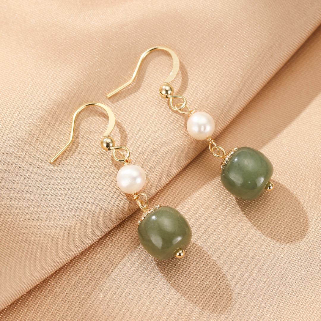 Boucles d’Oreilles Jade Néphrite et Perle – Équilibre Naturel