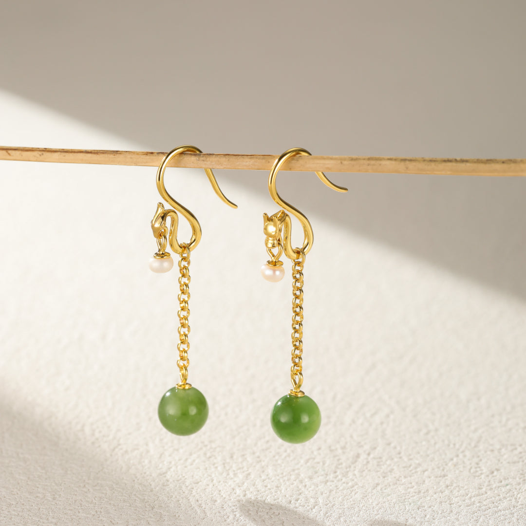 Boucles d'Oreilles Pendantes Jade et Perle – Harmonie, Argent Plaqué Or